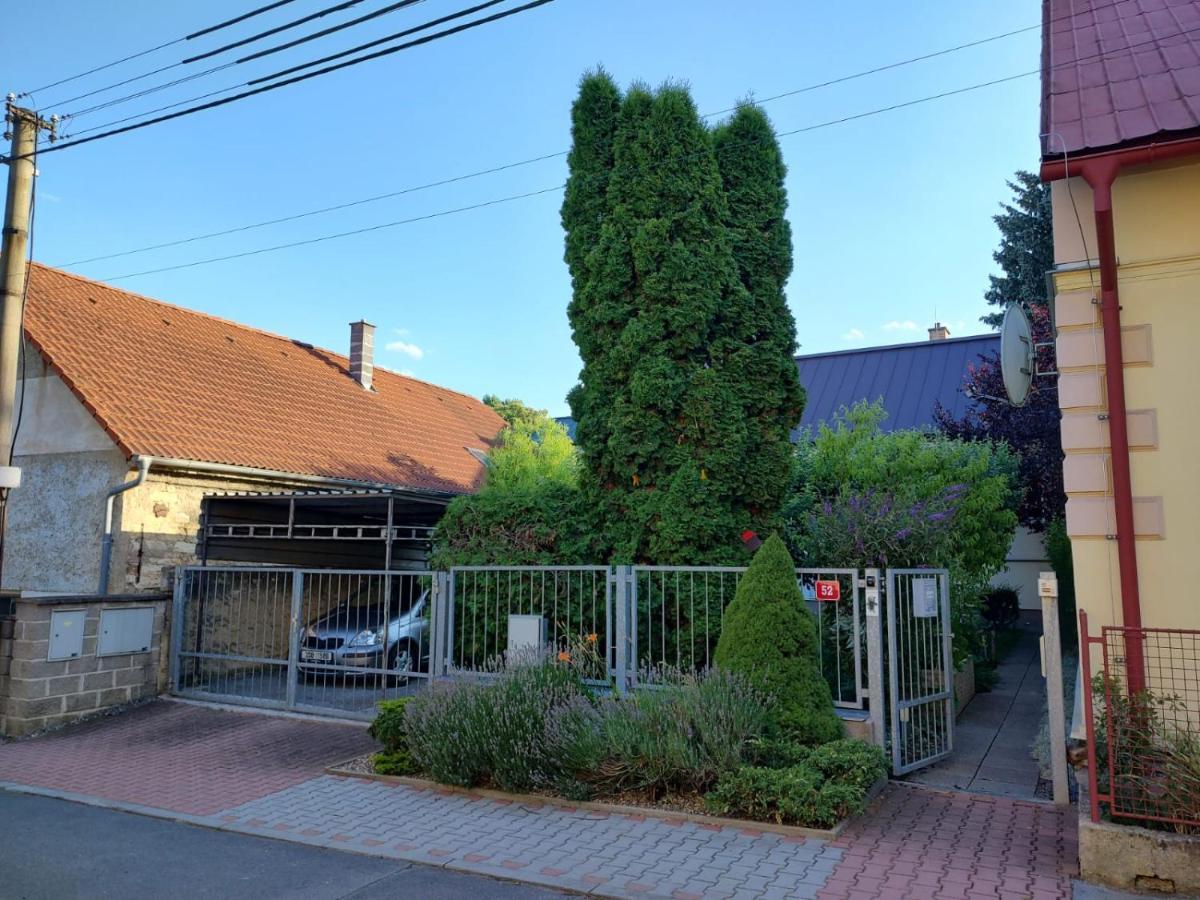 U Letiste Apartment Knezeves  Exterior photo